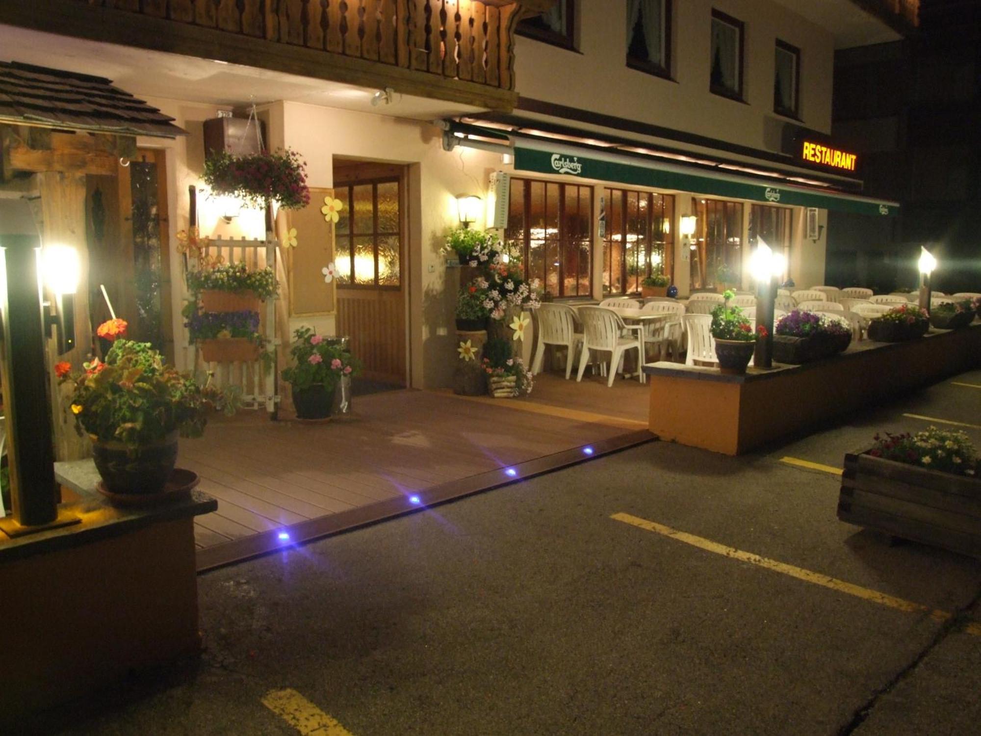 Hotel Mira Sedrun Ngoại thất bức ảnh