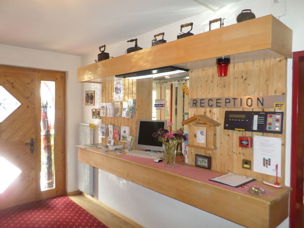 Hotel Mira Sedrun Ngoại thất bức ảnh